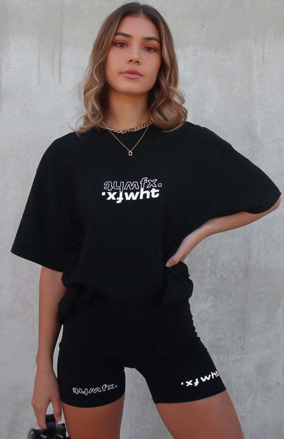 Catching Feelings Tee Black - WHITE FOX