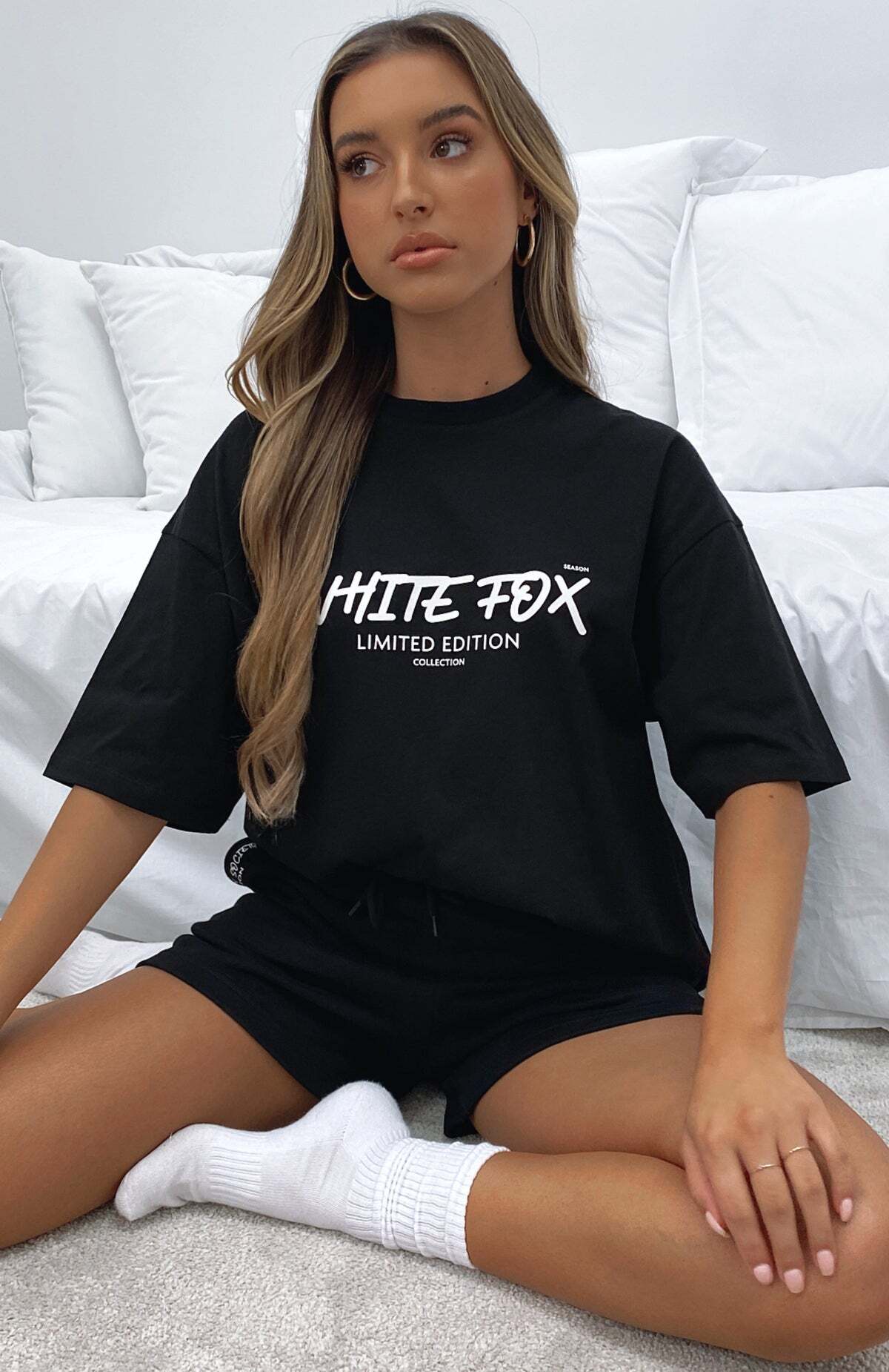 Step Back Oversized Tee Black - WHITE FOX