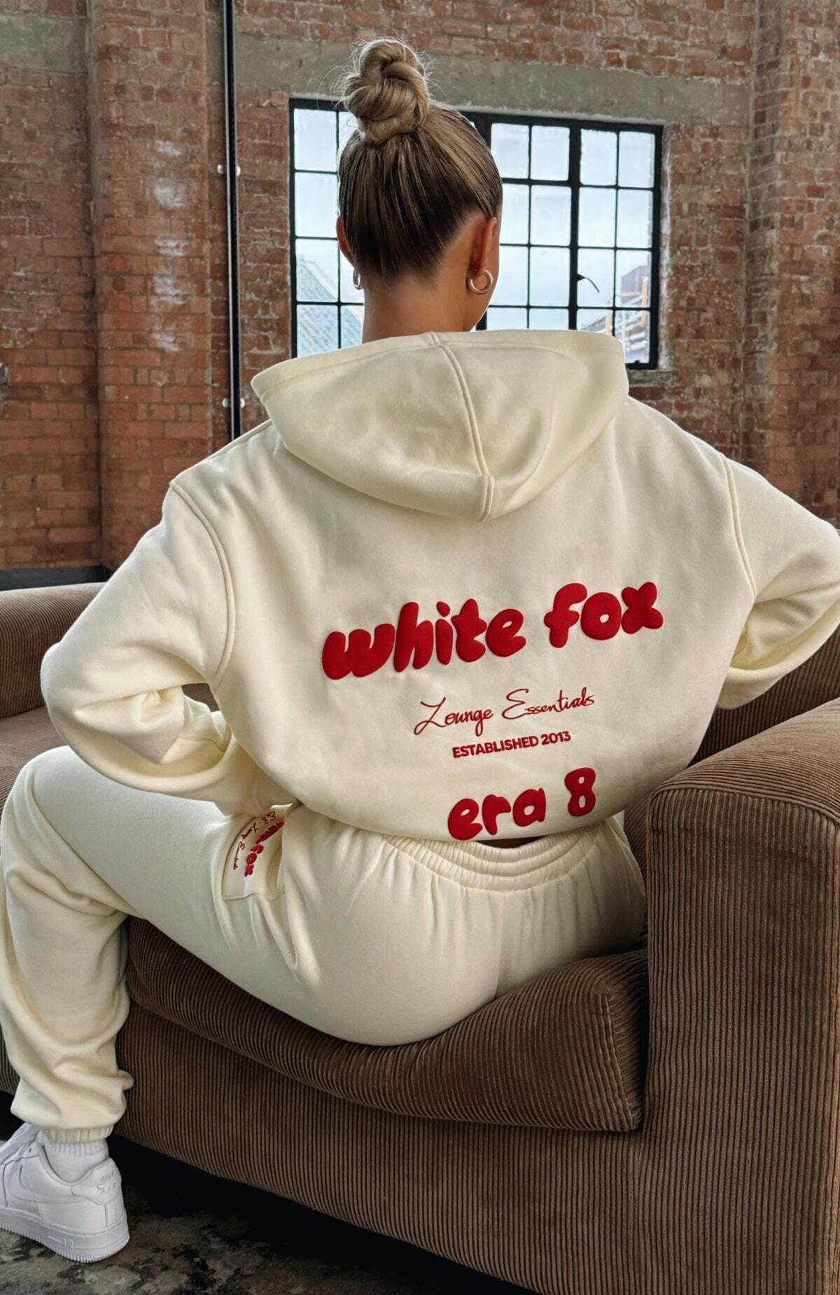 Era 8 Oversized Hoodie Cherry Cream - WHITE FOX