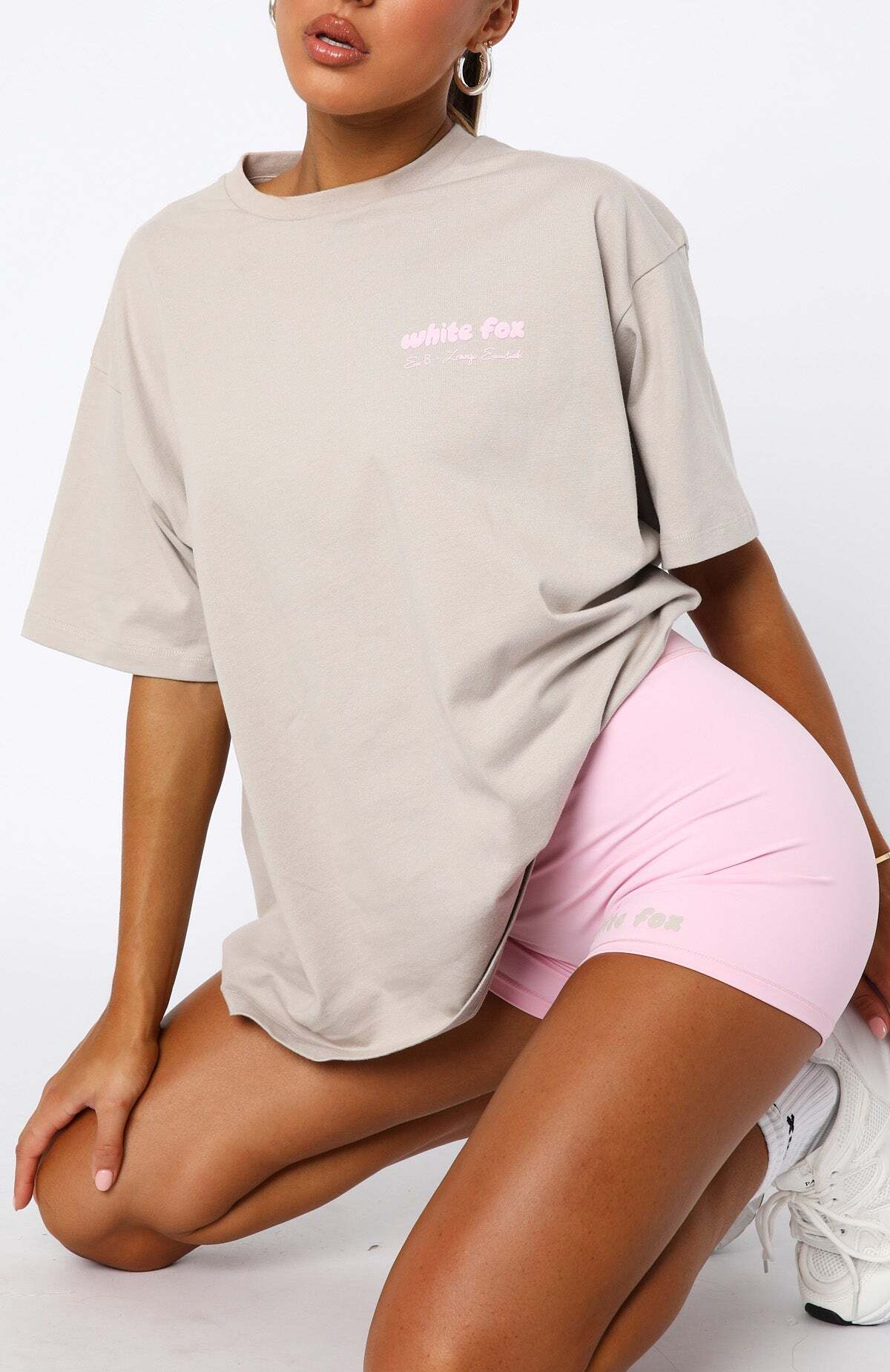 Era 8 Oversized Tee Mooncake - WHITE FOX
