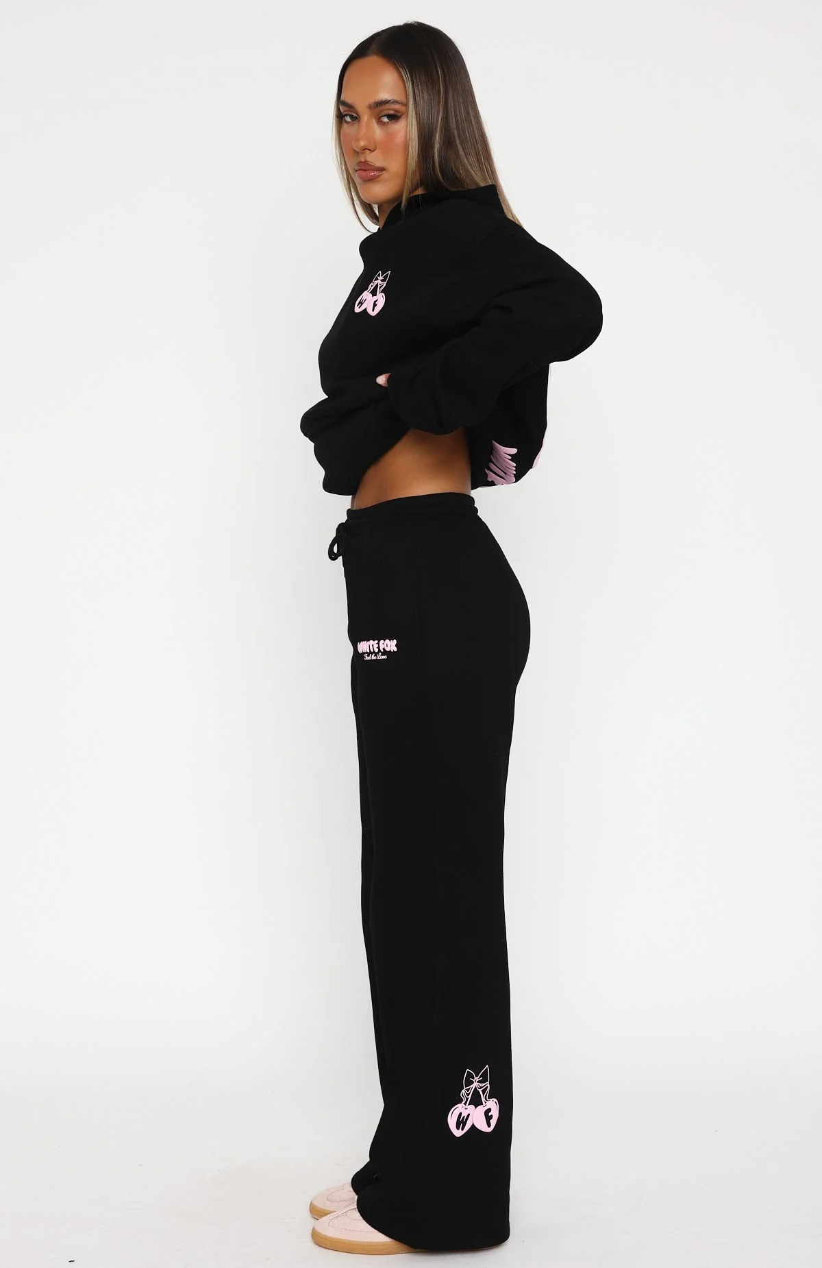 Feel The Love Wide Leg Sweatpants Black - WHITE FOX