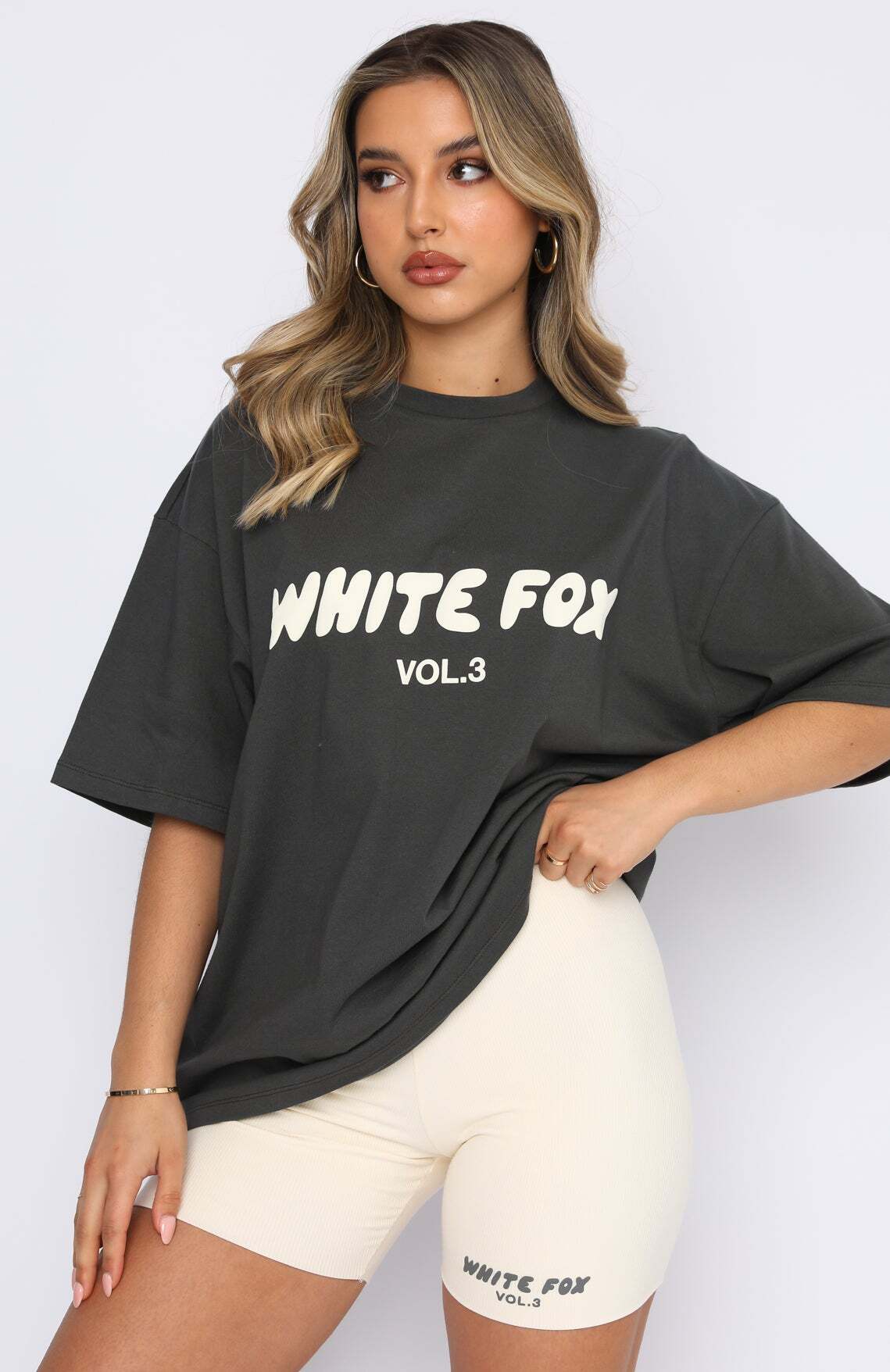 Offstage Oversized Tee Shadow - WHITE FOX