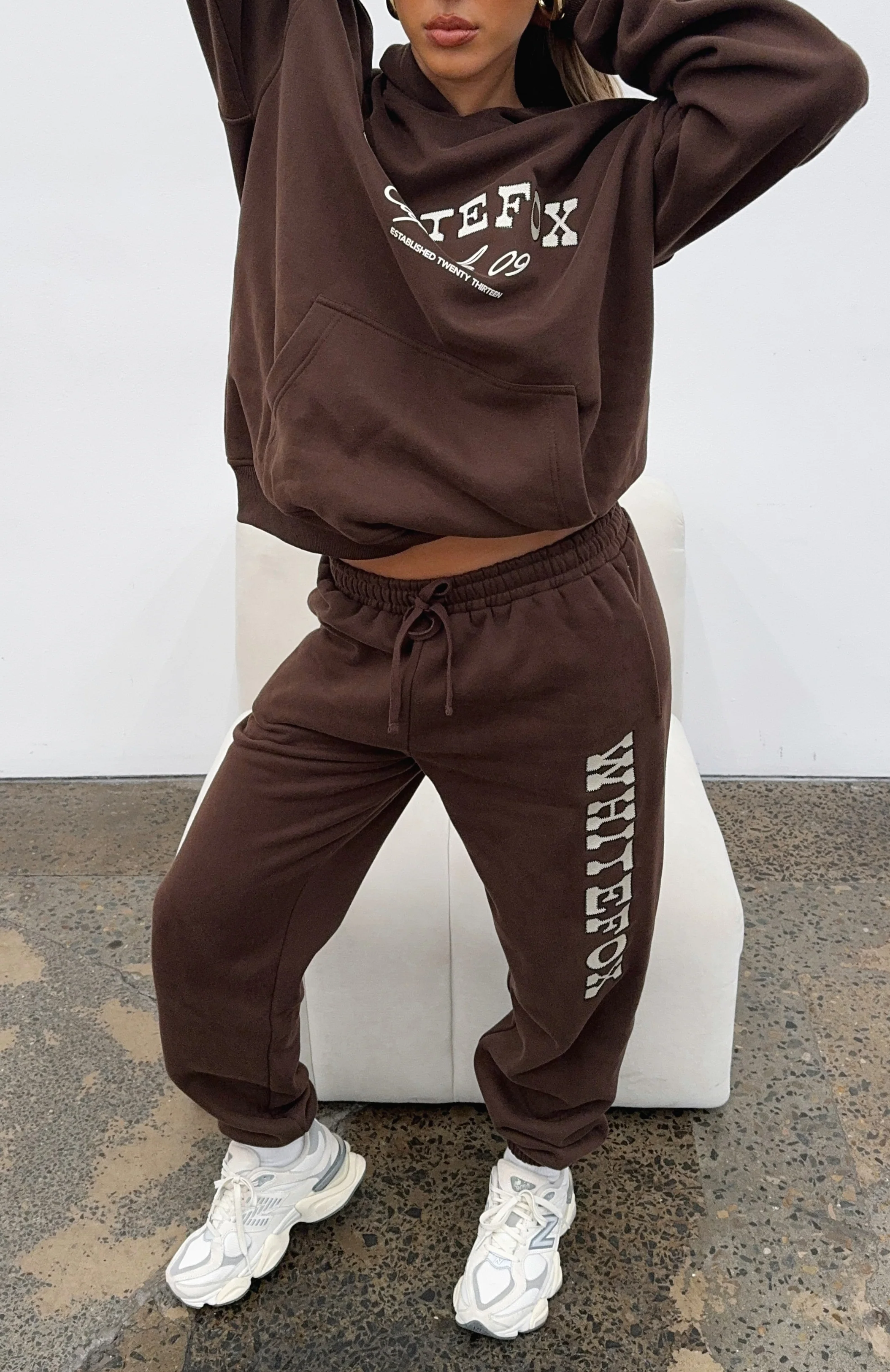 Capsule 9 Catch A Vibe Sweatpants Espresso - WHITE FOX