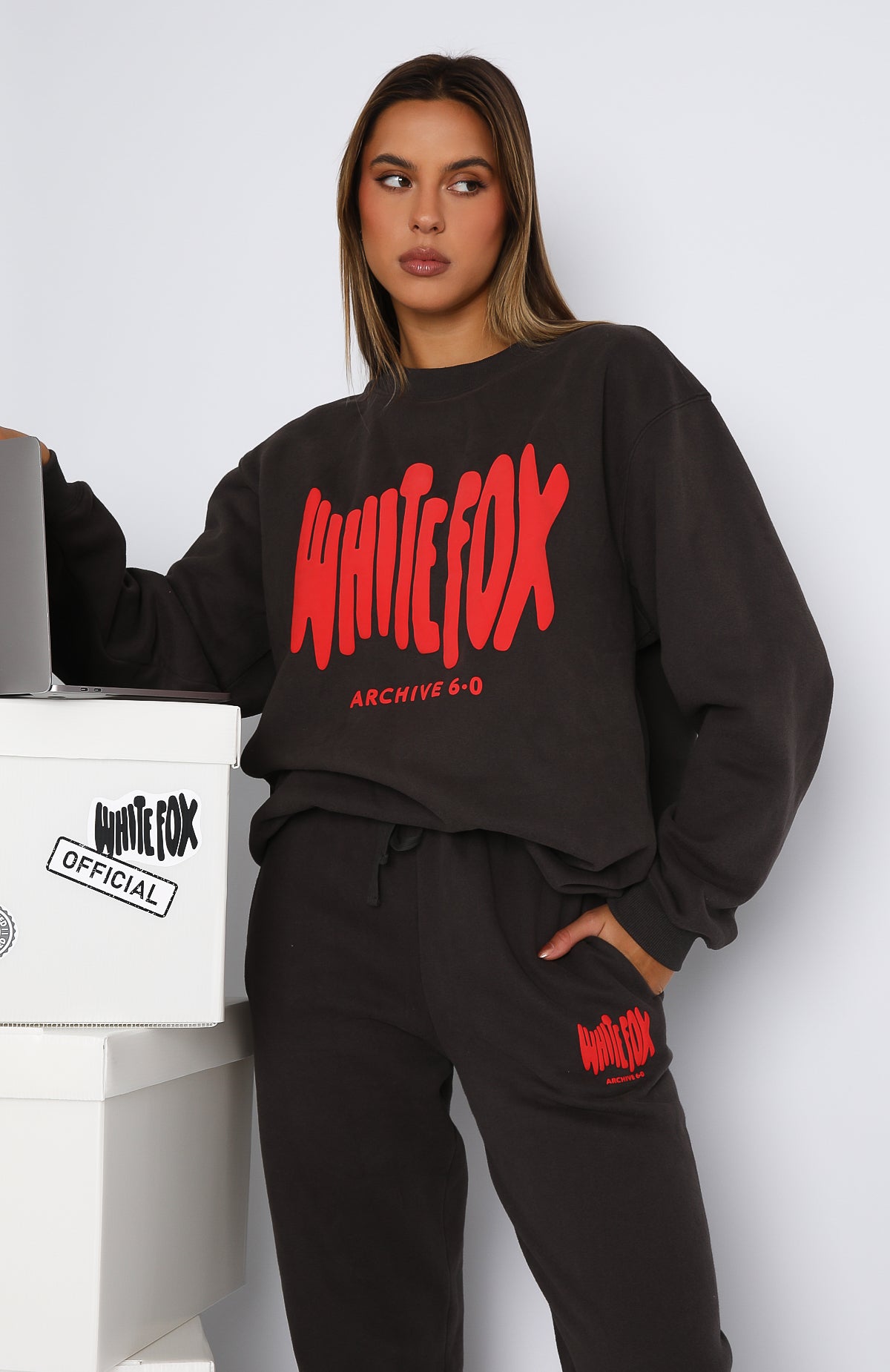 Archive 6.0 Oversized Sweater Lava - WHITE FOX