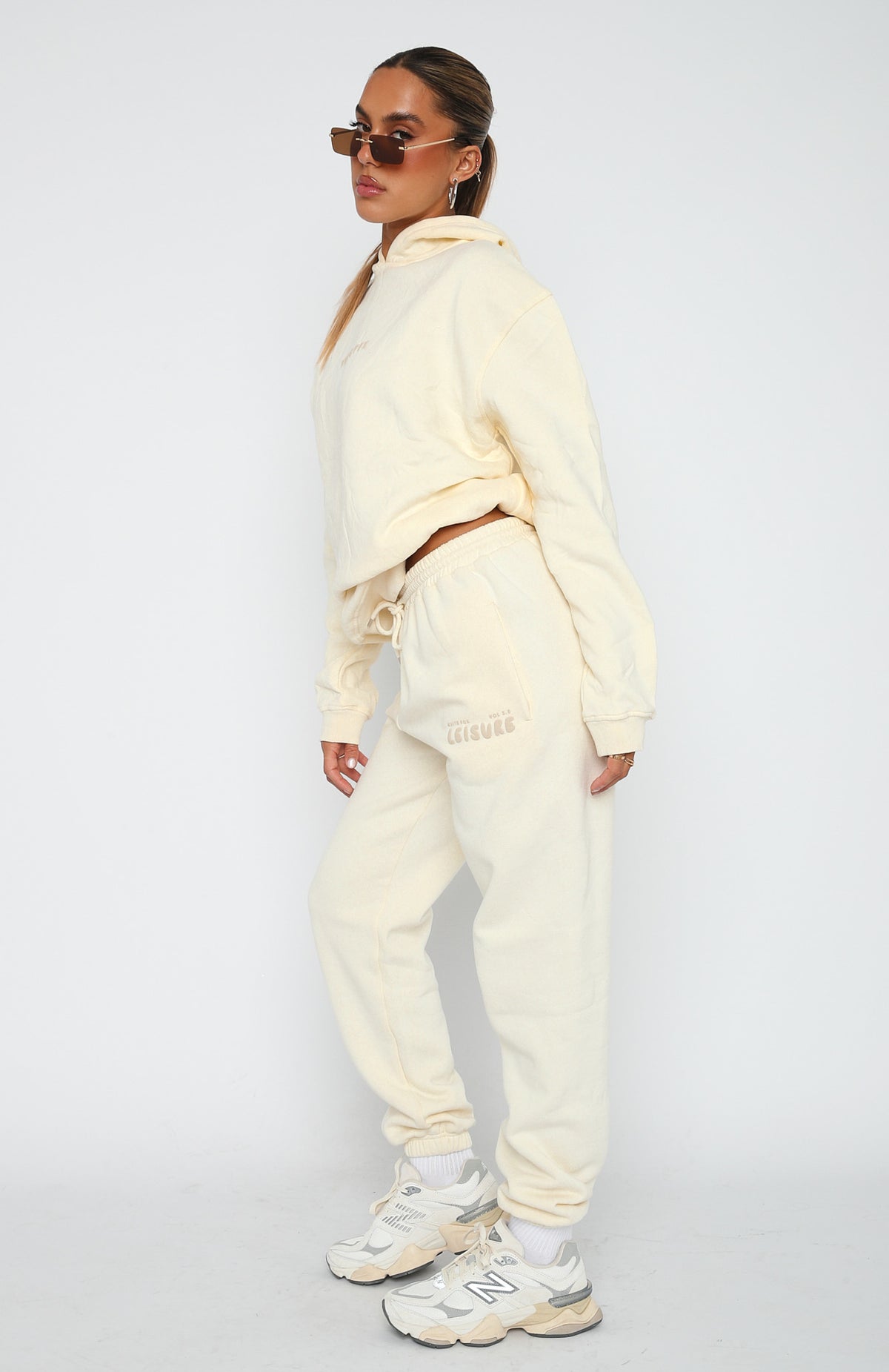 Leisure Series Sweatpants Cream - WHITE FOX