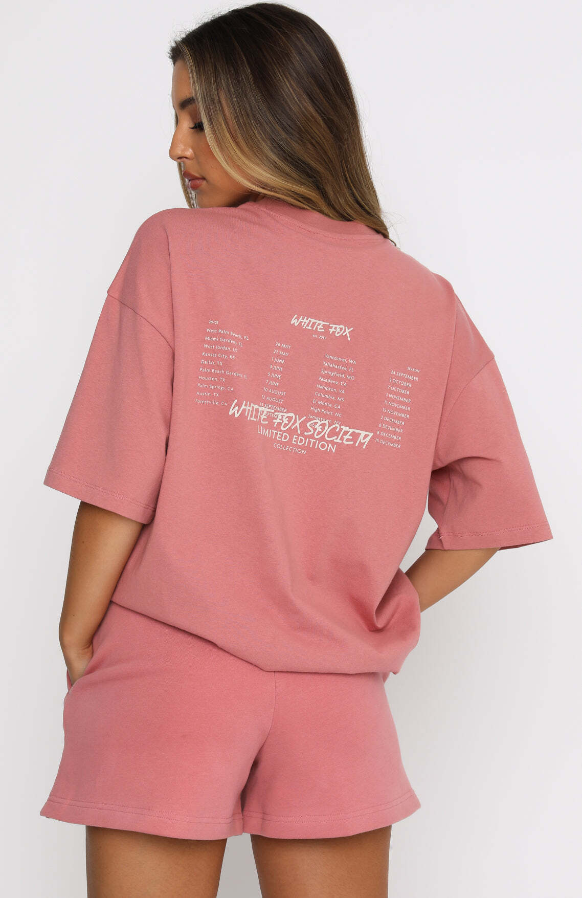 Step Back Oversized Tee Berry - WHITE FOX